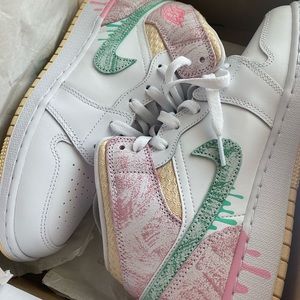 Jordan 1 mid paint drip - 6.5 Y